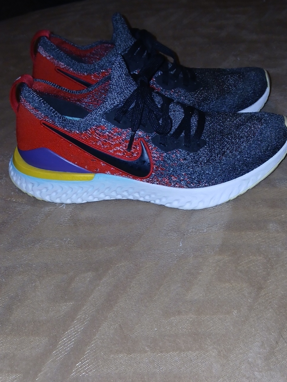 Nike Mens Epic React Flyknit 2 Black Hyper Jade University Red Sz: 10